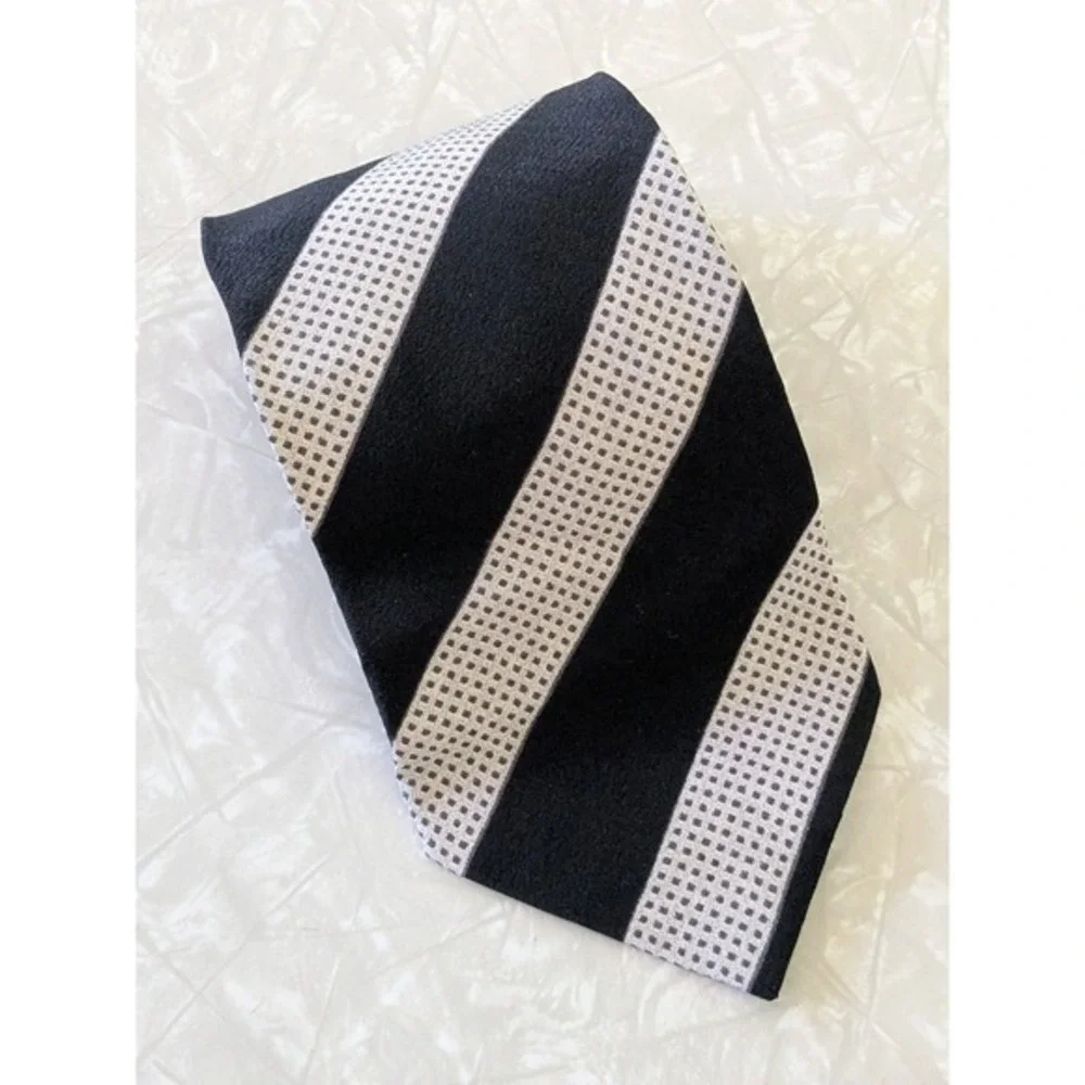 Giorgio Armani Mens Silk Necktie Black White Diagonal Stripe Micro‎ Dot Italy